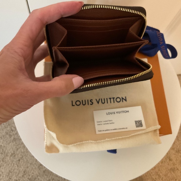 Louis Vuitton Zippy Wallet, NWT - Picture 6 of 7